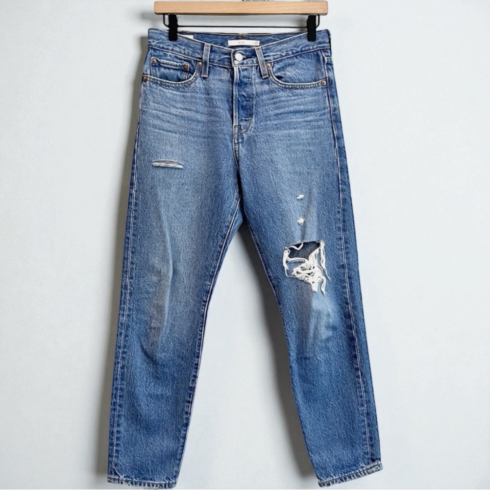 Levi's Wedgie Icon Ankle Medium Blue High-Rise Distressed Jeans - Picture 8 of 15